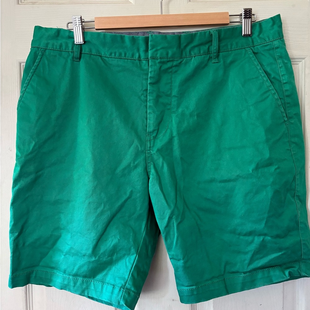 Simons Vibrant Green Men's Flat Front Shorts
